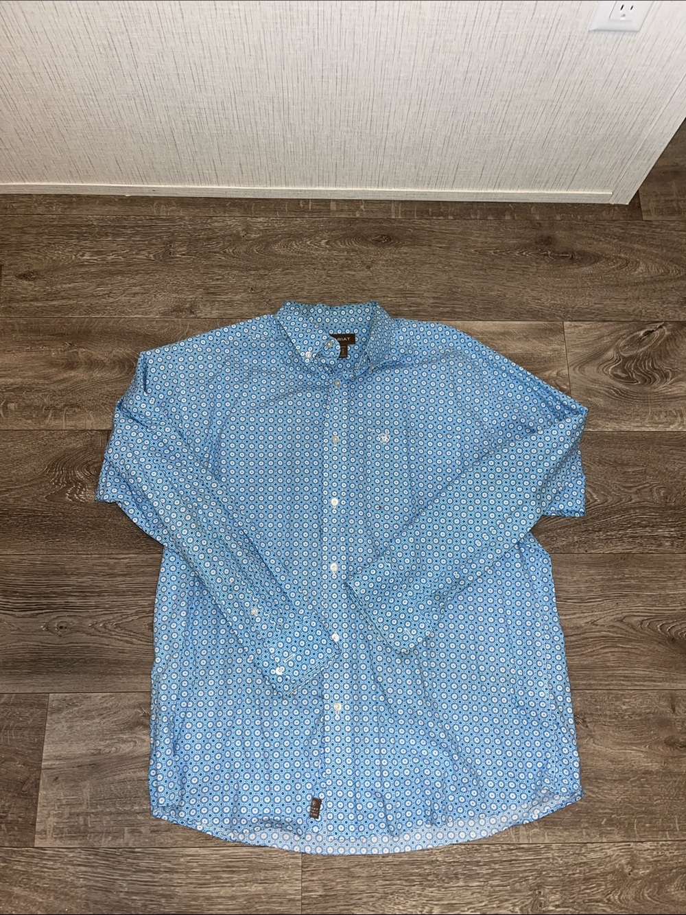 Men's Light Blue Patterned Button-Up Shirt